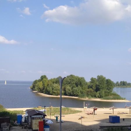 Современная квартира в новом комплексе возле Днепра Черкассы Экстерьер фото