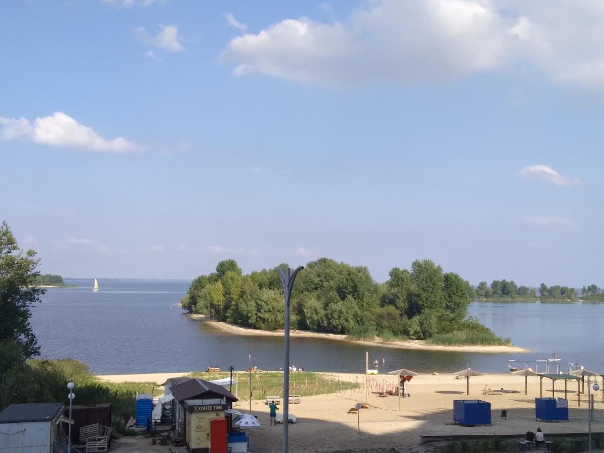 Современная квартира в новом комплексе возле Днепра Черкассы Экстерьер фото